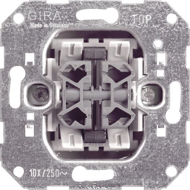 GIRA Wipptaster 4-fach            014700 Einsatz 10 AX 250 A Schließer 1-polig